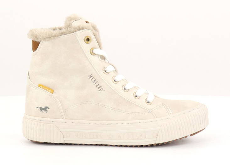 Varma ankelstövlar för kvinnor från Mustang 1442-601-243 Ivory - Stövletter och kängor för damer - 131931 - 1