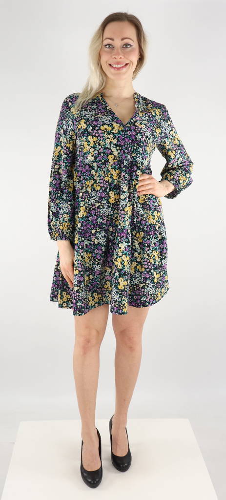 Only Klänning i crepe-tyg Nova lux svart/Jlo blossom - Klänningar och tunikor - 130584 - 1