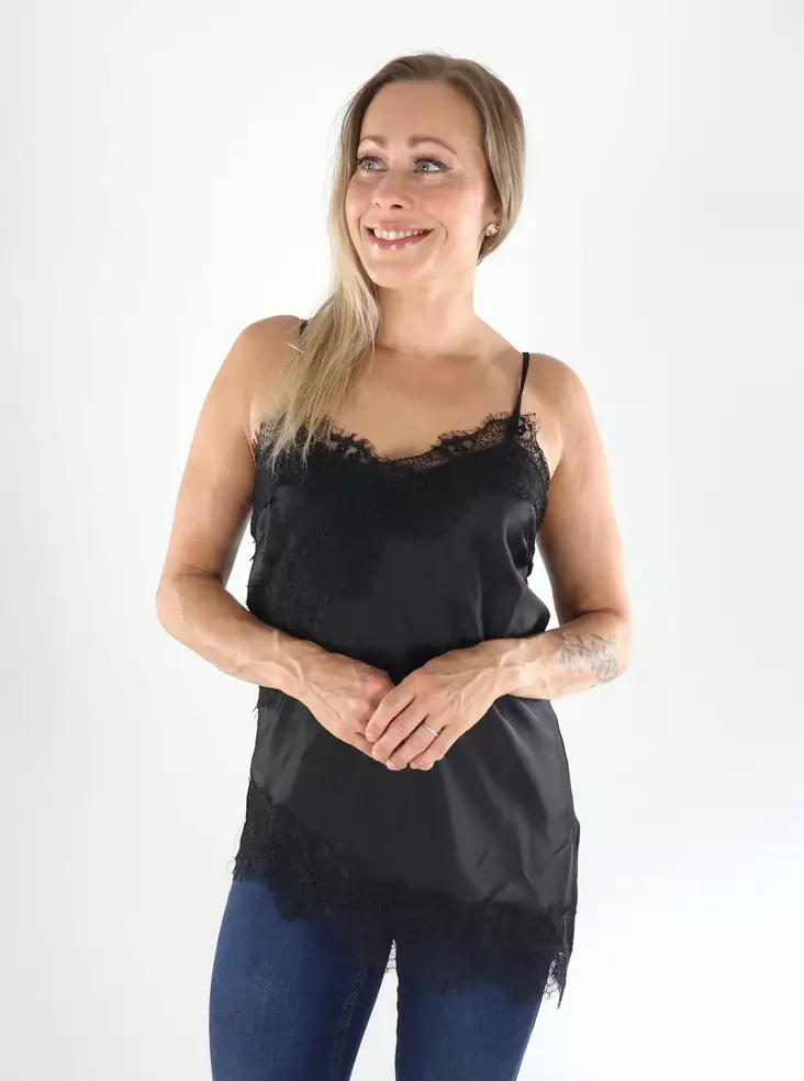 Only naisten satiinitoppi Indona satin lace musta - Toppar för damer - 141494 - 1