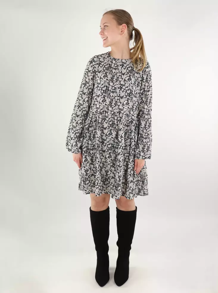 Vero Moda kukkakuosinen mekko Hollo Short valkoinen / monivärinen - Mekot ja tunikat - 137764 - 1