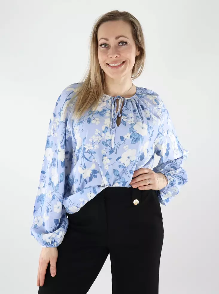 Vero Moda naisten kukkakuosinen paita Nellie vaaleansininen - Naisten pitkähihaiset paidat - 140474 - 1