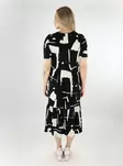 Vero Moda kuviollinen mekko Mitsi O-Neck Calf musta/valkoinen - Mekot ja tunikat - 138595 - 2