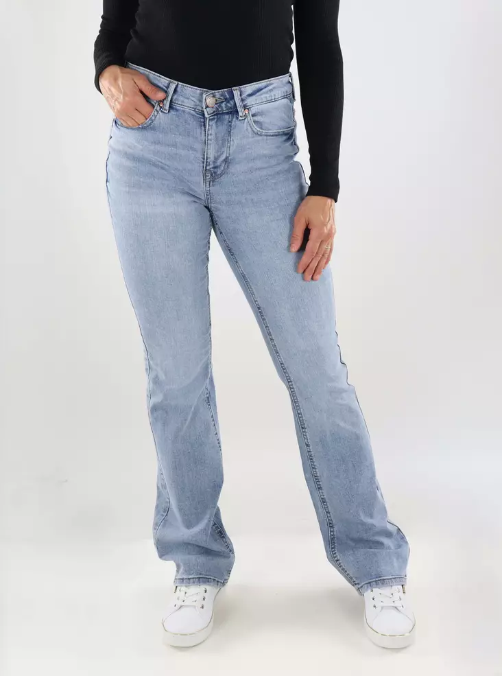 Vero Moda leveälahkeiset farkut Flash MR Pocket vaaleansininen - Naisten farkut - 139196 - 1