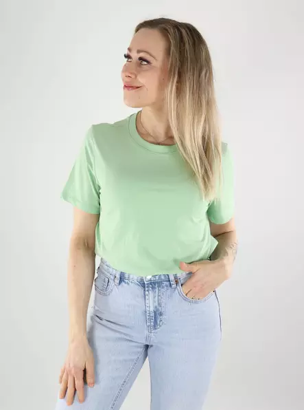 Pieces naisten luomupuuvillainen t-paita Ria vihreä - T-shirts för damer - 140597 - 1