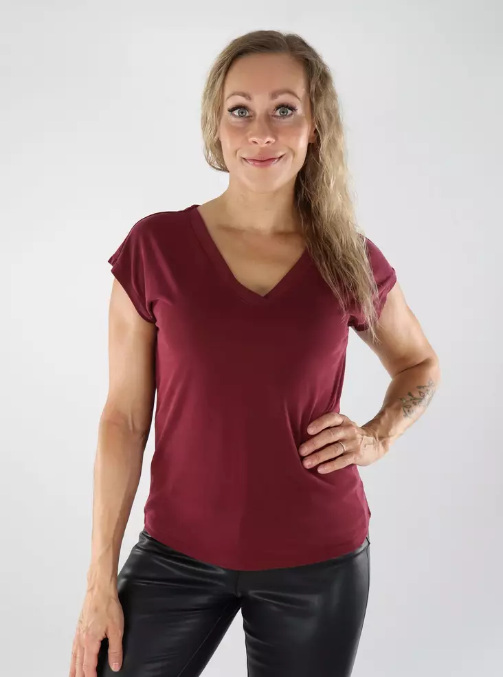 Only naisten t-paita Free V-Neck viininpunainen - Naisten T-paidat - 138978 - 1