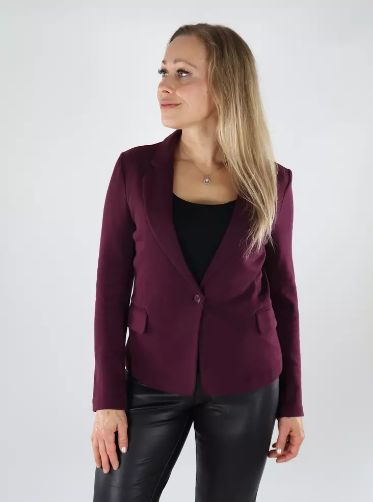 Vero Moda Jakku Julia viininpunainen - Naisten jakut - 138929 - 1